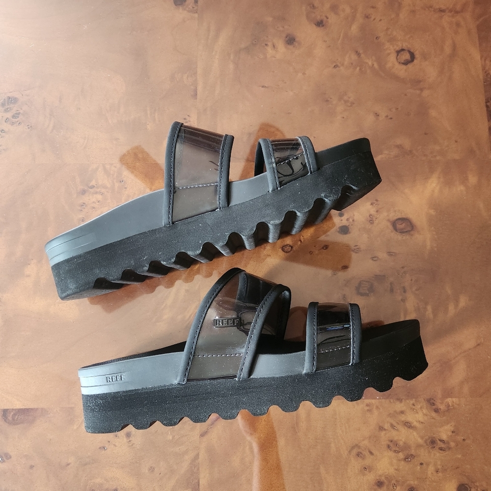 Reef Vista Hi Black Sandals